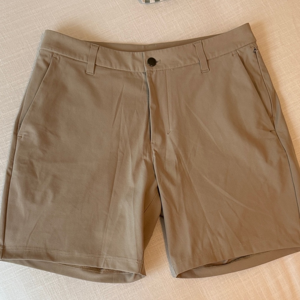 Lululemon Men’s Commission Classic Fit Shorts